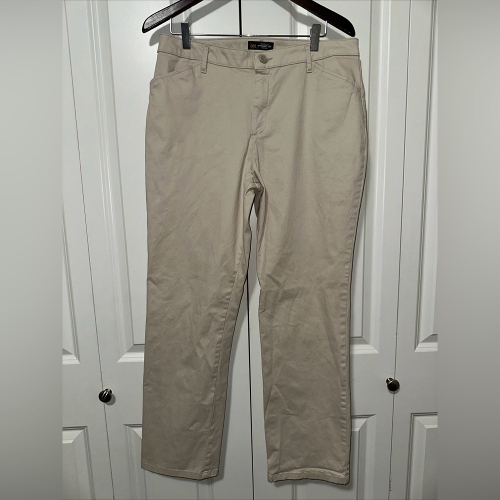 Lee Relaxed Fit Straight Leg Mid Rise Khakis M